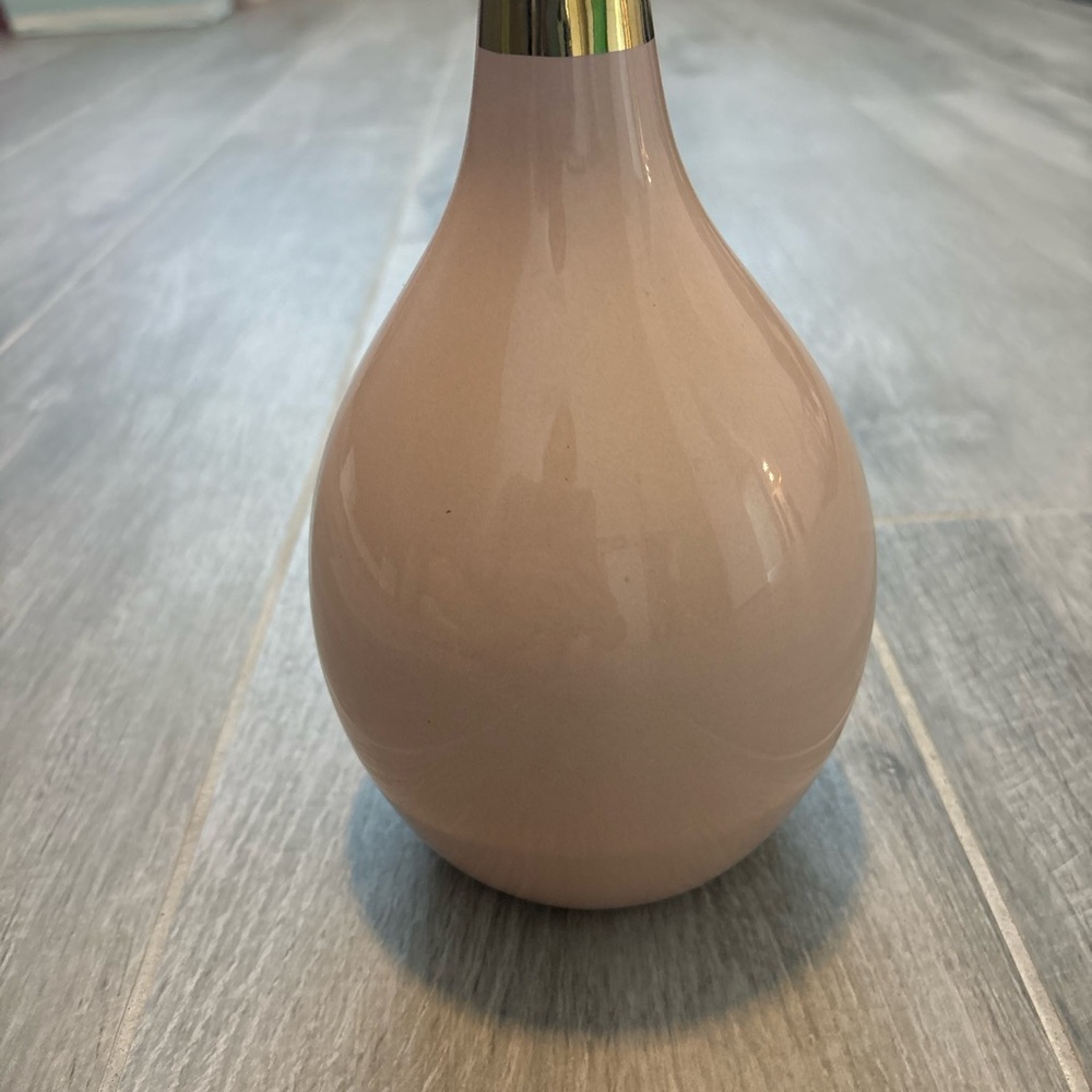 Elegant Light Pink Vase